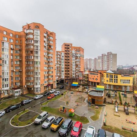 Комфортная Двухкомнатная Квартира Возле Метро Академгородок Kiev Eksteriør billede