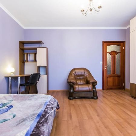 Комфортная Двухкомнатная Квартира Возле Метро Академгородок Kiev Eksteriør billede