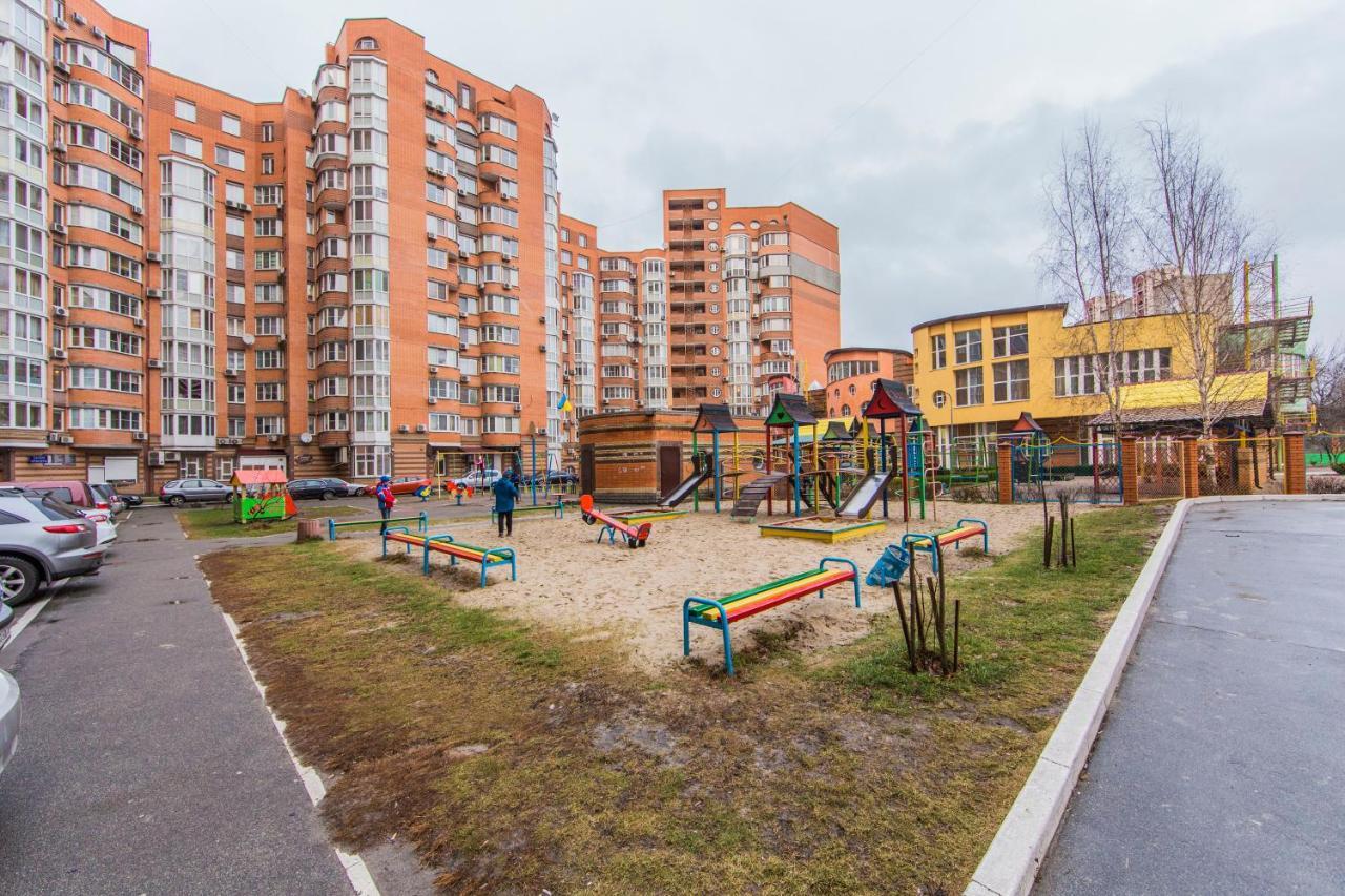 Комфортная Двухкомнатная Квартира Возле Метро Академгородок Kiev Eksteriør billede