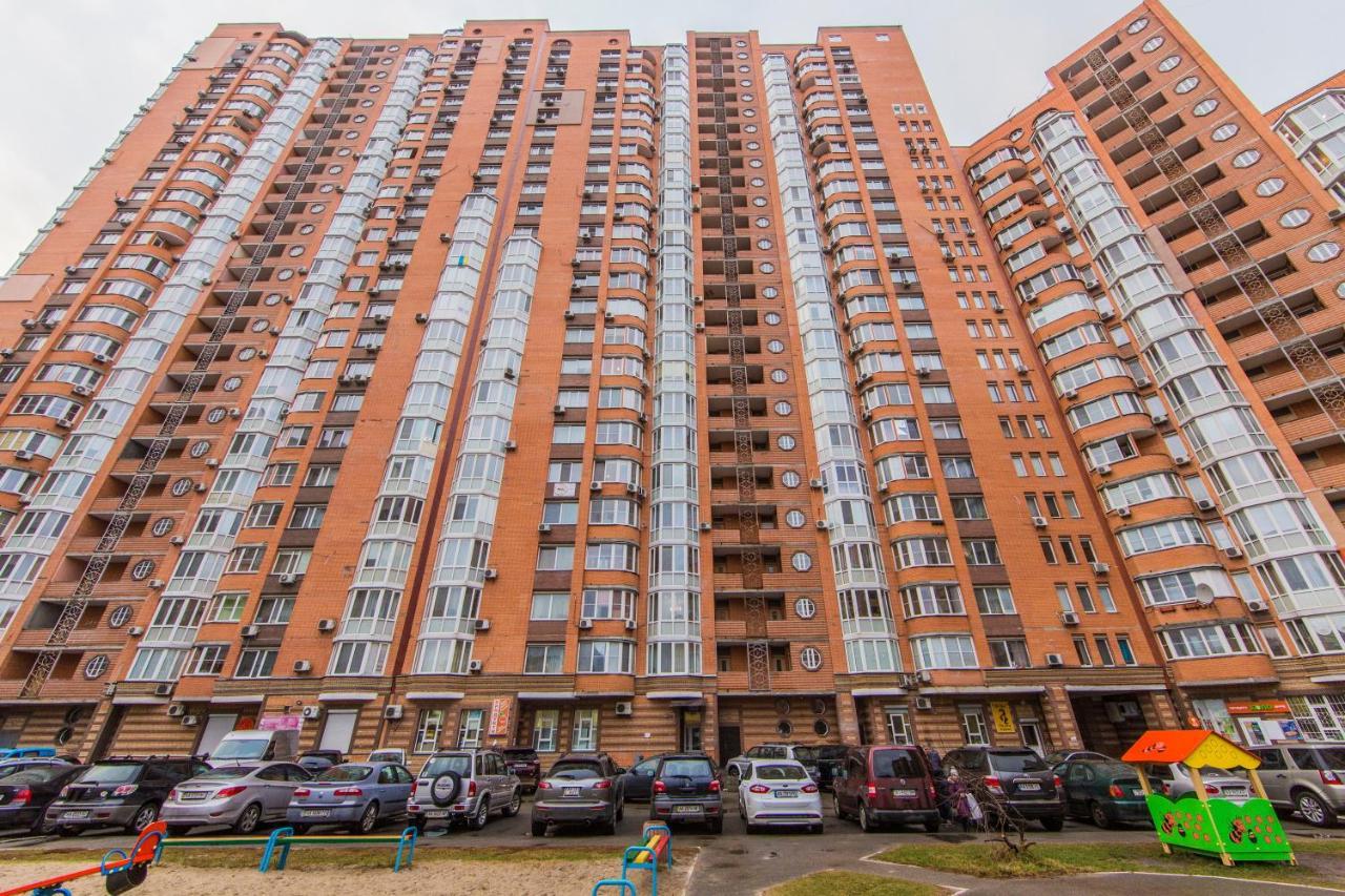 Комфортная Двухкомнатная Квартира Возле Метро Академгородок Kiev Eksteriør billede