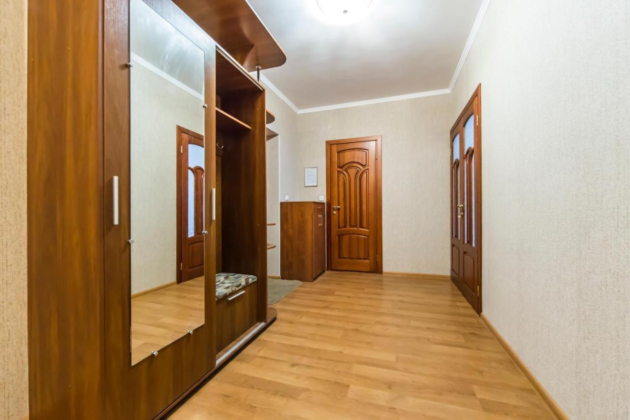 Комфортная Двухкомнатная Квартира Возле Метро Академгородок Kiev Eksteriør billede